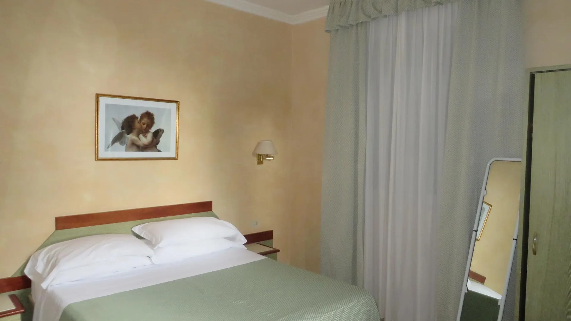 מרינה די פיאטרסנטה Hotel Villa Tiziana מרינה די פיאטרסנטה