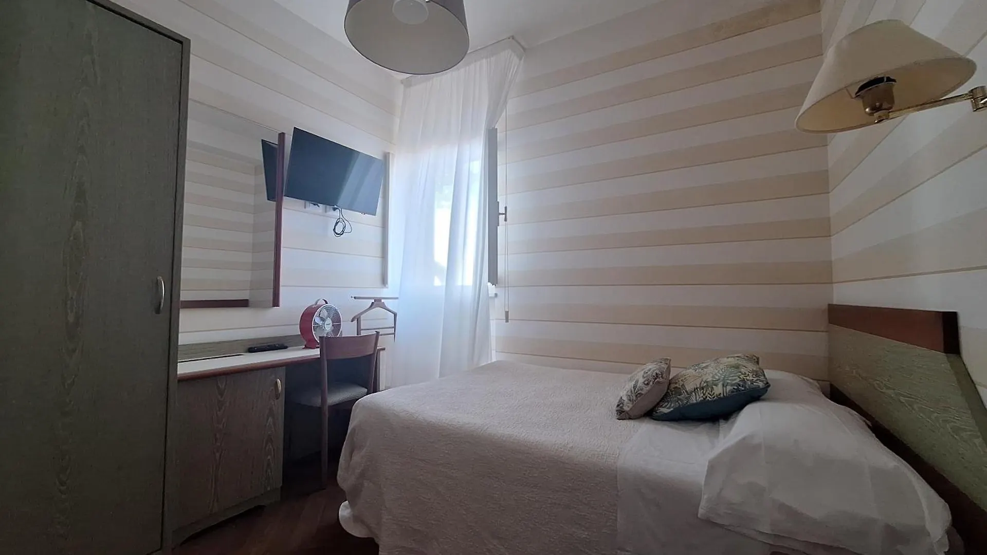 מרינה די פיאטרסנטה Hotel Villa Tiziana